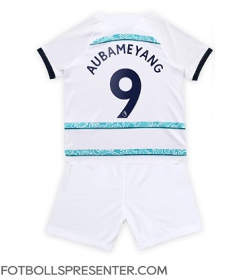 Chelsea Aubameyang #9 Bortatröja Barn 2022-23 Kortärmad (+ korta byxor)